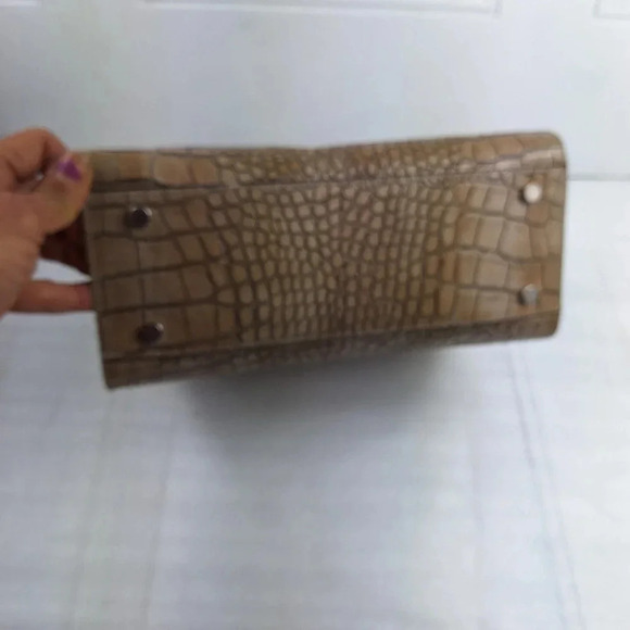 Claudia Firenze Croc Embossed Leather Cream Colored Satchel/ Bag - Picture 5 of 16